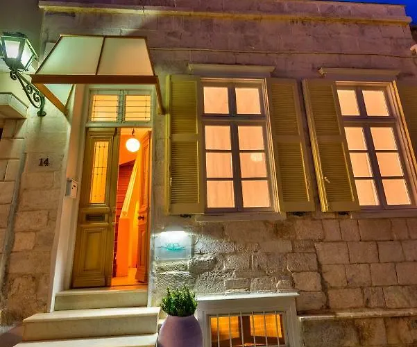 Island Of Luxury * Ermoupoli